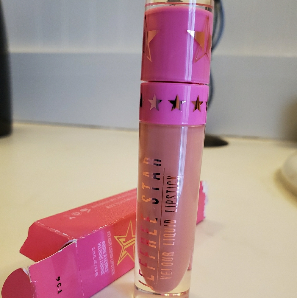 Jeffree star liquid lip - soft serve